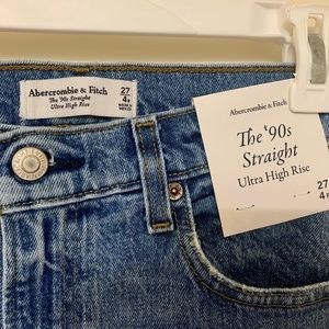Abercrombie & Fitch Ultra High Rise 90s straight women’s jeans medium wash 27/4